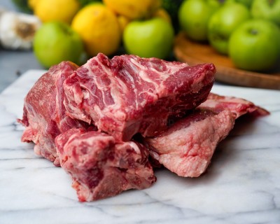 Свинина на кости охлаждённая 1 кг - купить в Тибелево